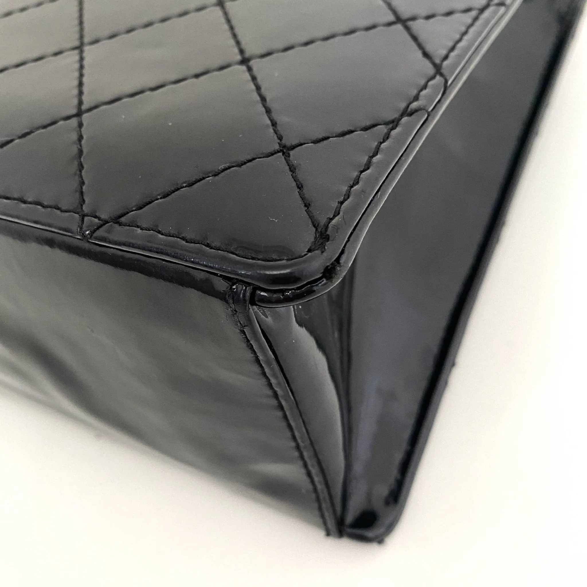 CC Turnlock Patent Hand Bag