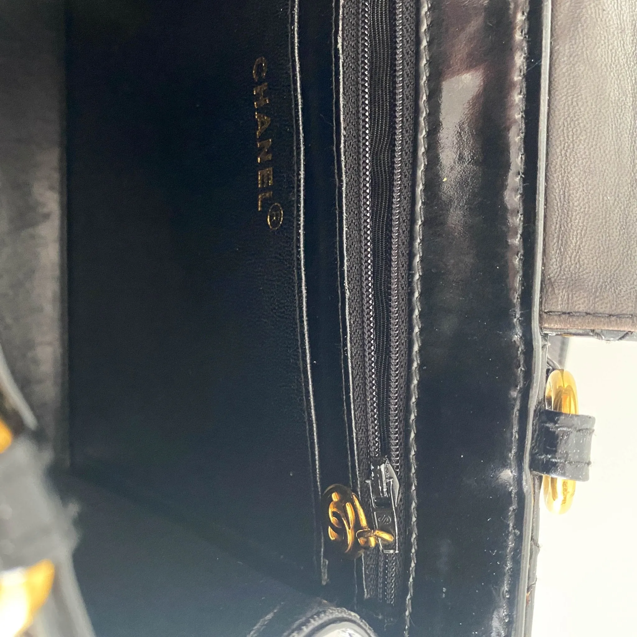 CC Turnlock Patent Hand Bag